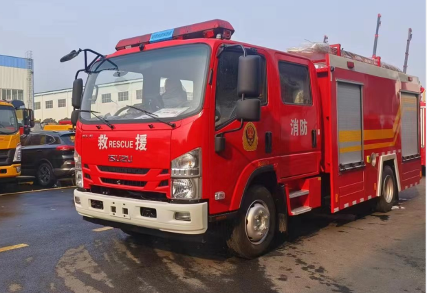 日常發(fā)車(chē)記錄—3臺(tái)五十鈴水罐、2臺(tái)豪沃8噸泡沫齊發(fā)